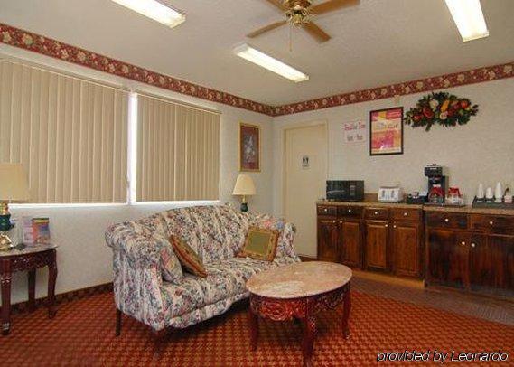 Rodeway Inn Prattville I-65 Interior photo